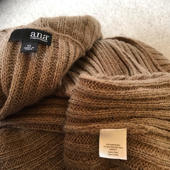 Taupe wrap-sweater NWT - Picture 8 of 8